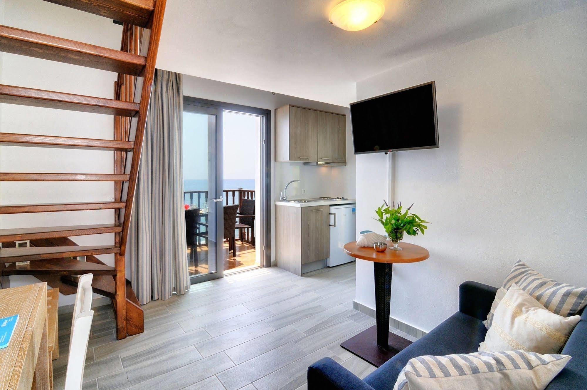 Myrtos Mare Suites Esterno foto